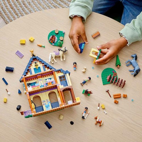 LEGO Friends Erdei lovaglóközpont 41683